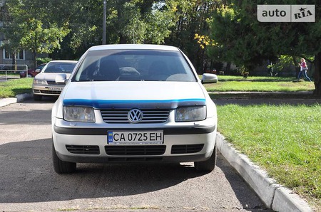 Volkswagen Bora 2005  випуску Черкаси з двигуном 1.6 л газ седан механіка за 5800 долл. 
