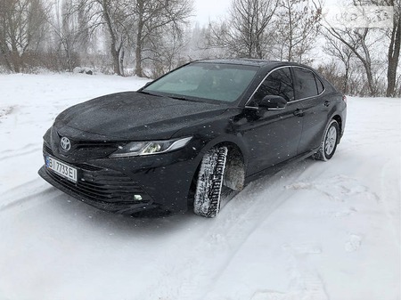 Toyota Camry 2018  випуску Полтава з двигуном 2.5 л бензин седан автомат за 31000 долл. 