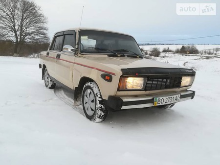 Lada 2105 1984  випуску Тернопіль з двигуном 1.3 л газ седан механіка за 999 долл. 