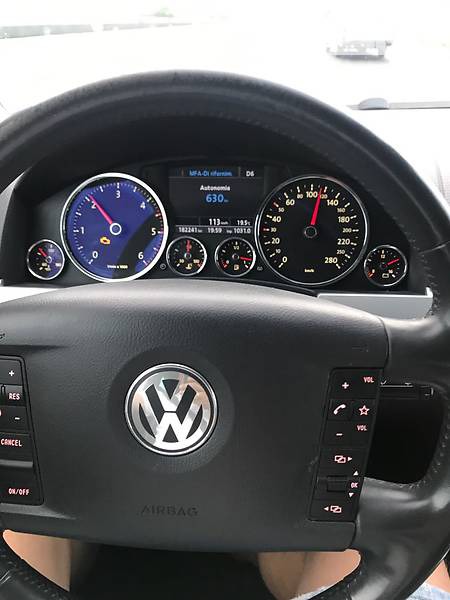 Volkswagen Touareg 2008  випуску Чернівці з двигуном 3 л дизель позашляховик автомат за 12500 долл. 