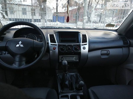 Mitsubishi Pajero Sport 2010  випуску Кропивницький з двигуном 2.5 л дизель позашляховик механіка за 14300 долл. 