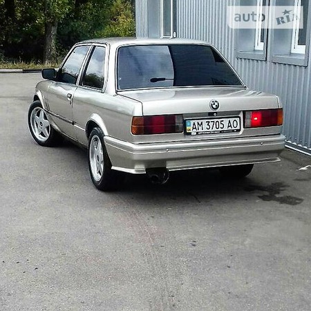 BMW 323 1985  випуску Житомир з двигуном 2 л бензин купе механіка за 2500 долл. 