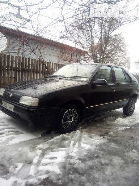 Renault 19 1989  випуску Чернігів з двигуном 0 л  хэтчбек  за 1000 долл. 