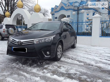 Toyota Corolla 2016  випуску Харків з двигуном 0 л бензин седан автомат за 15800 долл. 