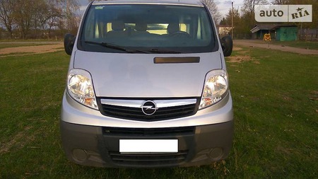 Opel Vivaro 2011  випуску Житомир з двигуном 2 л дизель мінівен автомат за 8999 долл. 