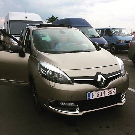 Renault Scenic 2015  випуску Вінниця з двигуном 1.6 л дизель універсал механіка за 12000 долл. 