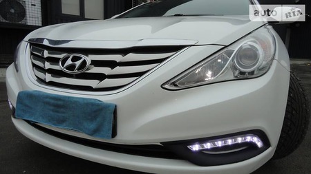 Hyundai Sonata 2011  випуску Запоріжжя з двигуном 2.4 л газ седан автомат за 15150 долл. 