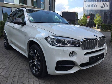 BMW X5 M 2014  випуску Київ з двигуном 3 л дизель  автомат за 62900 долл. 