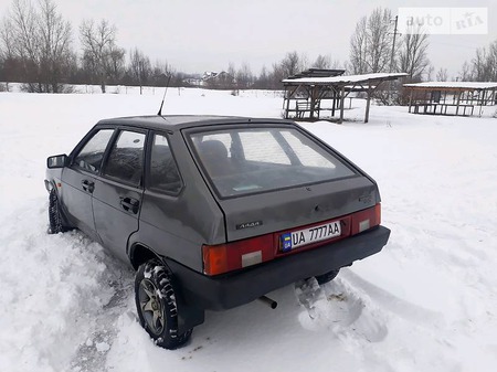 Lada 2109 1993  выпуска Ивано-Франковск с двигателем 1.3 л бензин хэтчбек механика за 1350 долл. 
