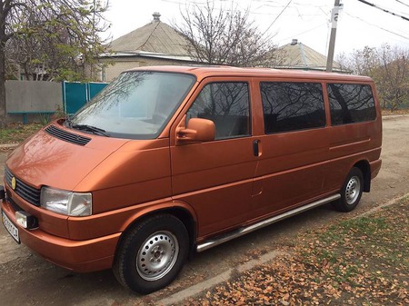 Volkswagen Transporter 1992  випуску Луганськ з двигуном 2.4 л дизель мінівен механіка за 5000 долл. 