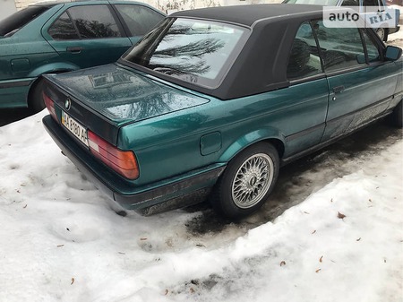 BMW 318 1991  выпуска Киев с двигателем 2 л бензин кабриолет механика за 4000 долл. 