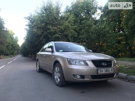 Hyundai Sonata 2007  випуску Хмельницький з двигуном 2 л газ седан механіка за 7700 долл. 