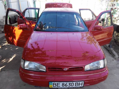 Hyundai Lantra 1992  випуску Дніпро з двигуном 1.6 л бензин седан механіка за 3000 долл. 