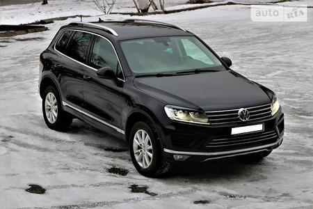 Volkswagen Touareg 2015  выпуска Киев с двигателем 0 л дизель внедорожник автомат за 49999 долл. 