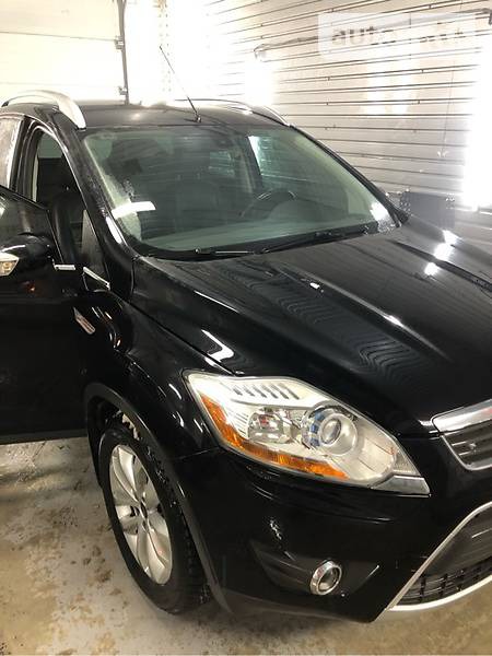 Ford Kuga 2010  випуску Дніпро з двигуном 2.5 л бензин позашляховик автомат за 12000 долл. 