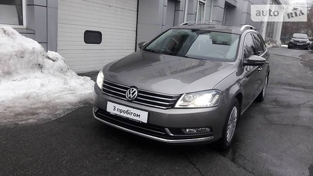 Volkswagen Passat 2011  выпуска Киев с двигателем 1.8 л бензин универсал механика за 11490 долл. 