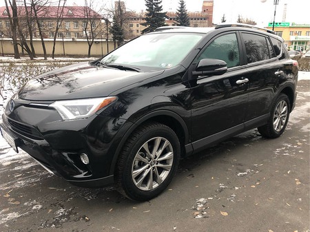 Toyota RAV 4 2016  випуску Донецьк з двигуном 2.5 л бензин позашляховик автомат за 26400 долл. 