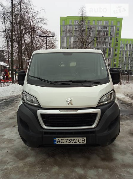 Peugeot Boxer 2015  выпуска Киев с двигателем 2.2 л дизель  механика за 12900 долл. 
