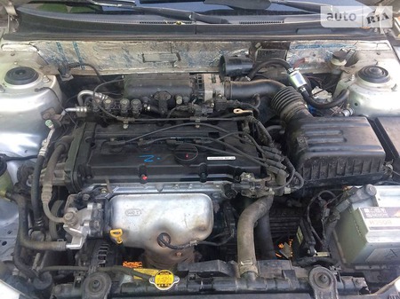 Hyundai Elantra 2003  випуску Харків з двигуном 1.6 л газ седан механіка за 4900 долл. 