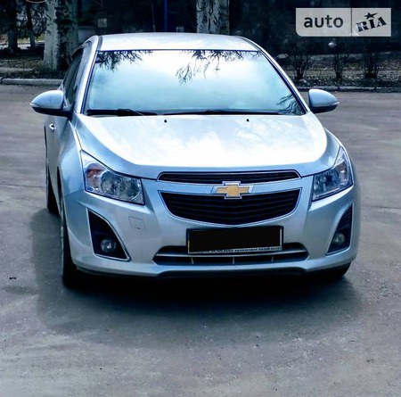 Chevrolet Cruze 2014  випуску Донецьк з двигуном 1.6 л бензин хэтчбек механіка за 10500 долл. 