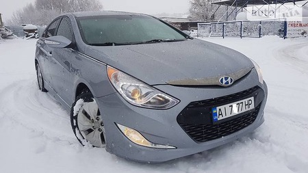 Hyundai Sonata 2015  випуску Київ з двигуном 2.4 л гібрид седан автомат за 17555 долл. 