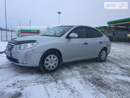 Hyundai Elantra 2011  випуску Хмельницький з двигуном 0 л газ седан механіка за 8400 долл. 