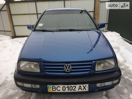 Volkswagen Vento 1998  выпуска Львов с двигателем 0 л бензин седан механика за 3450 долл. 