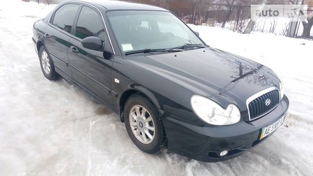 Hyundai Sonata 2005  выпуска Днепропетровск с двигателем 2 л бензин седан механика за 4900 долл. 
