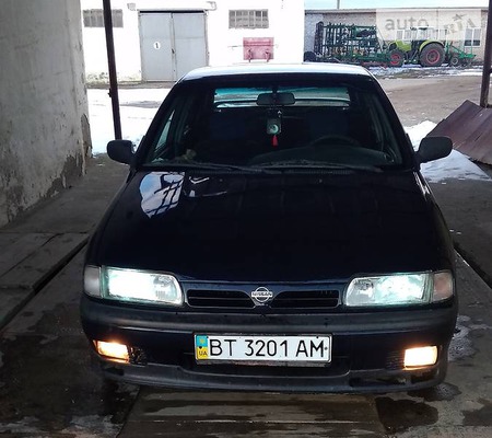 Nissan Primera 1992  випуску Херсон з двигуном 0 л  хэтчбек механіка за 2500 долл. 