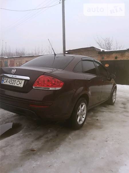 Fiat Linea 2013  випуску Черкаси з двигуном 1.4 л бензин седан механіка за 7800 долл. 