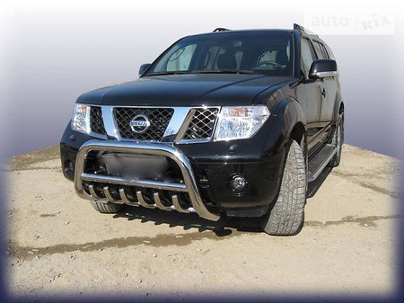 Nissan Pathfinder 2006  випуску Крим з двигуном 2.5 л дизель позашляховик автомат за 10960 долл. 