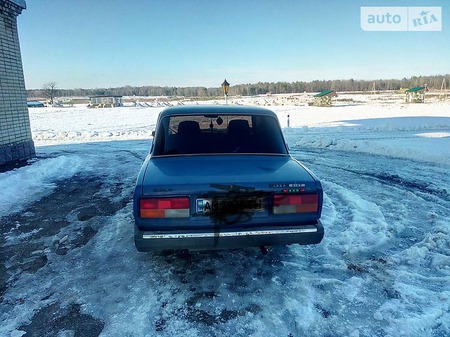 Lada 2107 2005  випуску Львів з двигуном 0 л газ седан механіка за 18000 грн. 