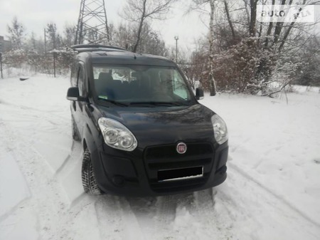 Fiat Doblo 2010  випуску Львів з двигуном 1.4 л газ мінівен механіка за 9500 долл. 