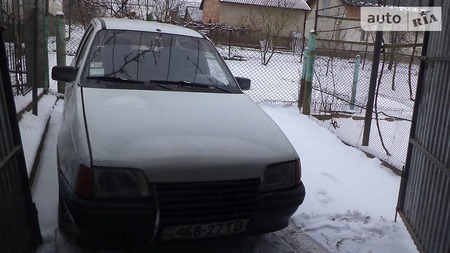 Opel Kadett 1988  випуску Львів з двигуном 0 л бензин універсал механіка за 650 долл. 