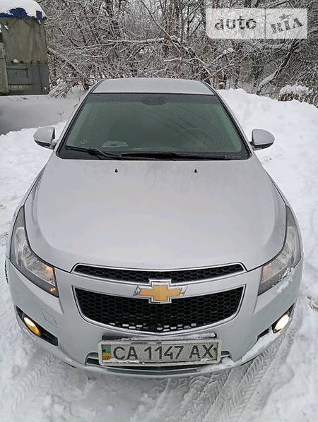 Chevrolet Cruze 2011  випуску Черкаси з двигуном 1.6 л газ хэтчбек механіка за 8300 долл. 