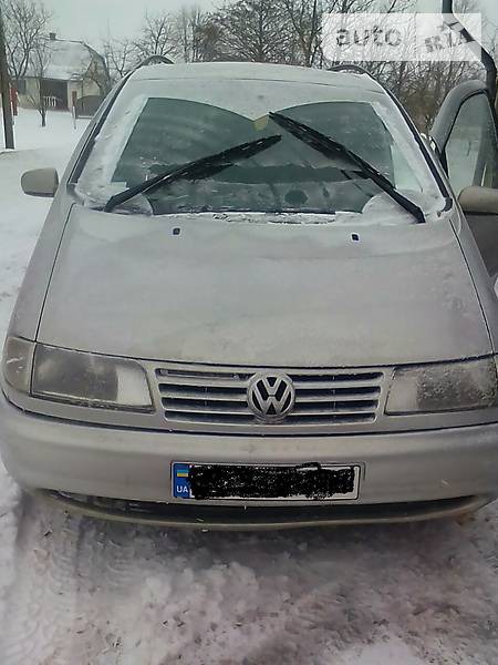 Volkswagen Sharan 1999  випуску Львів з двигуном 1.9 л дизель мінівен механіка за 5200 долл. 