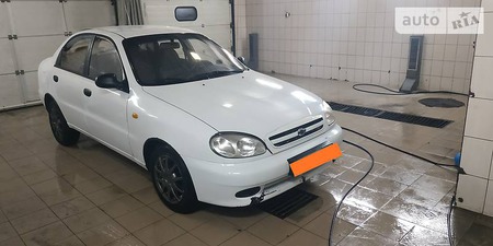 Daewoo Lanos 2007  випуску Київ з двигуном 0 л бензин седан механіка за 2800 долл. 