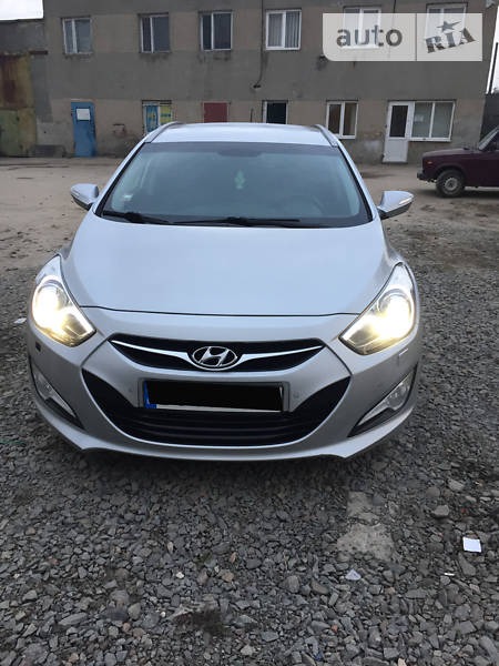 Hyundai i40 2012  випуску Львів з двигуном 1.7 л дизель універсал механіка за 11000 долл. 