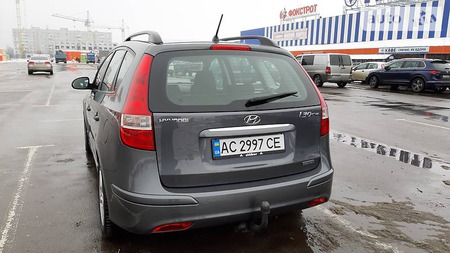 Hyundai i30 2011  випуску Черкаси з двигуном 0 л дизель універсал механіка за 7900 долл. 