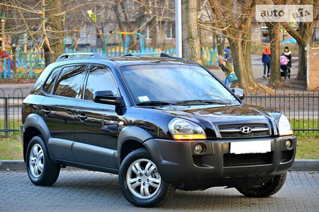 Hyundai Tucson 2007  випуску Дніпро з двигуном 0 л дизель позашляховик механіка за 9200 долл. 