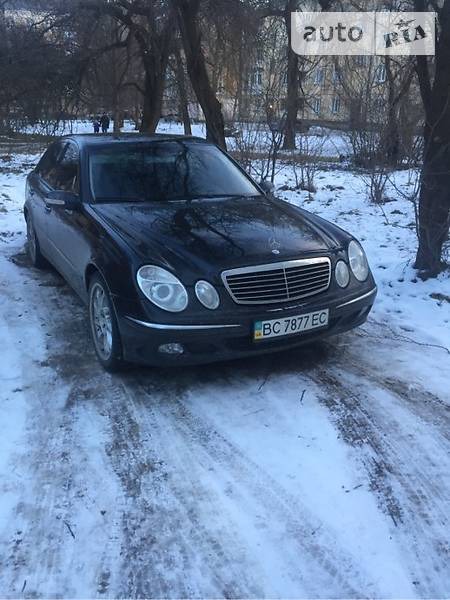 Mercedes-Benz E 240 2003  випуску Львів з двигуном 2.6 л газ седан автомат за 8500 долл. 