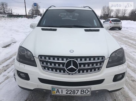 Mercedes-Benz ML 350 2008  випуску Харків з двигуном 0 л бензин позашляховик автомат за 14900 долл. 