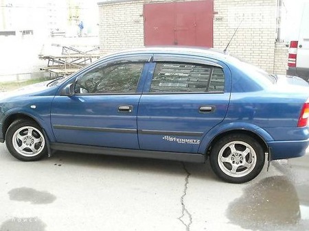Opel Astra 2006  випуску Хмельницький з двигуном 1.4 л газ седан механіка за 5100 долл. 