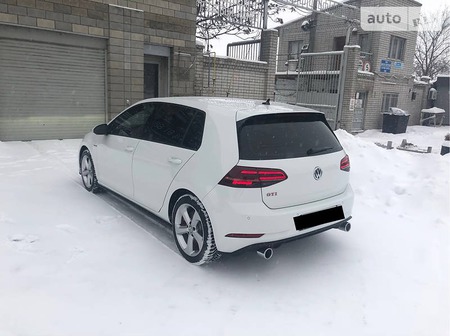 Volkswagen Golf GTI 2018  випуску Дніпро з двигуном 2 л бензин хэтчбек автомат за 37500 долл. 