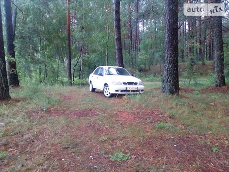 Daewoo Lanos 2004  випуску Чернігів з двигуном 1.5 л газ седан механіка за 3500 долл. 