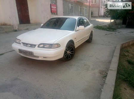 Hyundai Sonata 1994  випуску Одеса з двигуном 2 л бензин седан механіка за 3500 долл. 