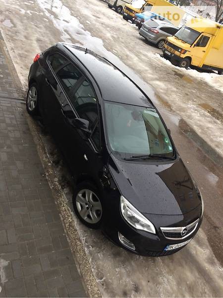 Opel Astra 2011  выпуска Чернигов с двигателем 1.7 л дизель универсал механика за 9200 долл. 