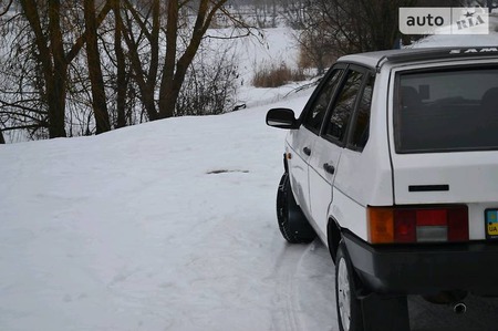 Lada 2109 1990  выпуска Хмельницкий с двигателем 1.3 л бензин хэтчбек механика за 1499 долл. 