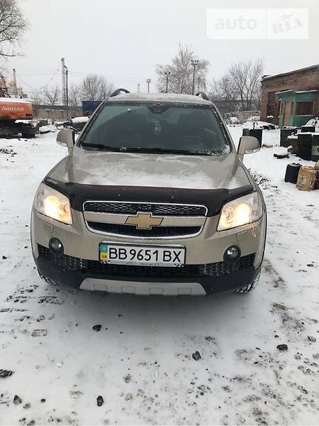 Chevrolet Captiva 2007  випуску Донецьк з двигуном 2.4 л бензин позашляховик автомат за 9000 долл. 