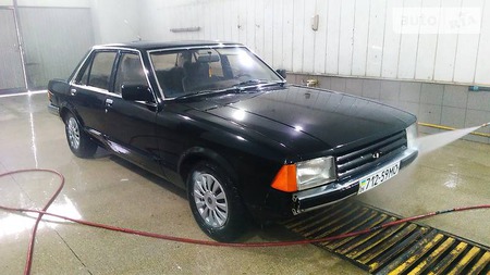 Ford Granada 1982  випуску Чернівці з двигуном 2 л бензин седан механіка за 899 долл. 